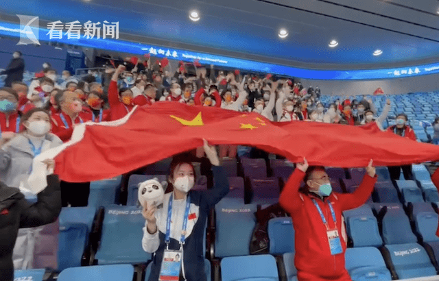 开云登录入口-刷新纪录首场状态出色，中国队观众沸腾！，哈兰德重返赛场比赛高潮迭起(花傲天重返赛场)