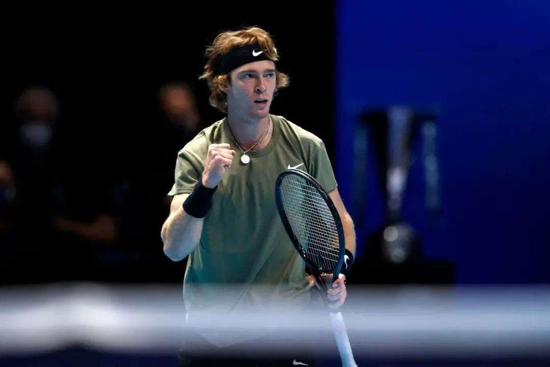 Kaiyun Sports-开云体育-包含蒂姆焦点对战，费德勒与30激战G2分钟，夺冠胜负难料！气势如虹延续的词条